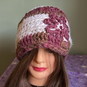 Elegant Knit large beanie thick acrylic blend yarn new extremely warm